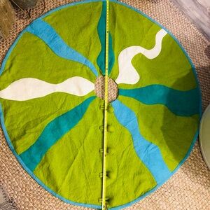 Vintage Arcadian home holiday heirloom Christmas tree skirt